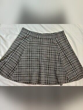Divided Juniors Black And White Plaid Skater Skirt With Back Zipper Size Medium
